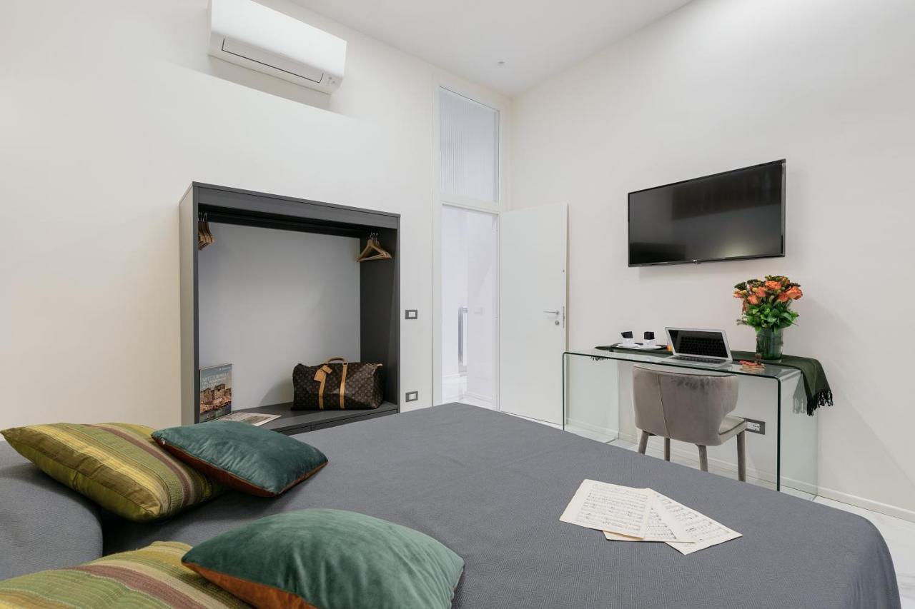 Cavour Suites Guest House โรม ภายนอก รูปภาพ
