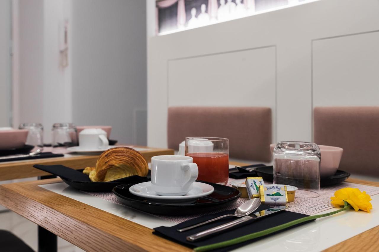 Cavour Suites Guest House โรม ภายนอก รูปภาพ