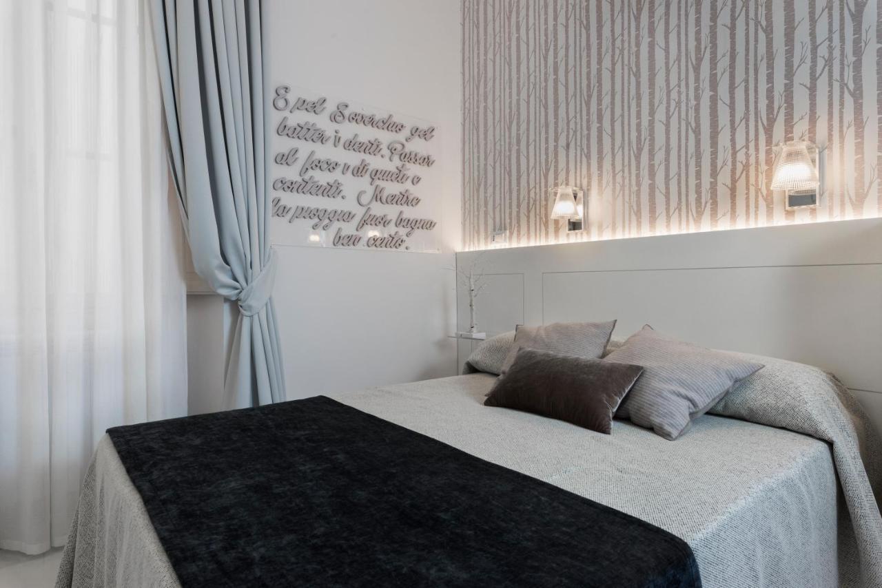Cavour Suites Guest House โรม ภายนอก รูปภาพ
